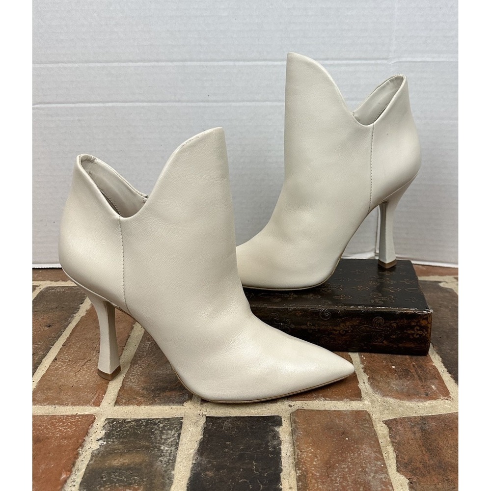 Gianni Bini Calista White Leather Ankle Bootie‎ High Kitten Heel Women's 10